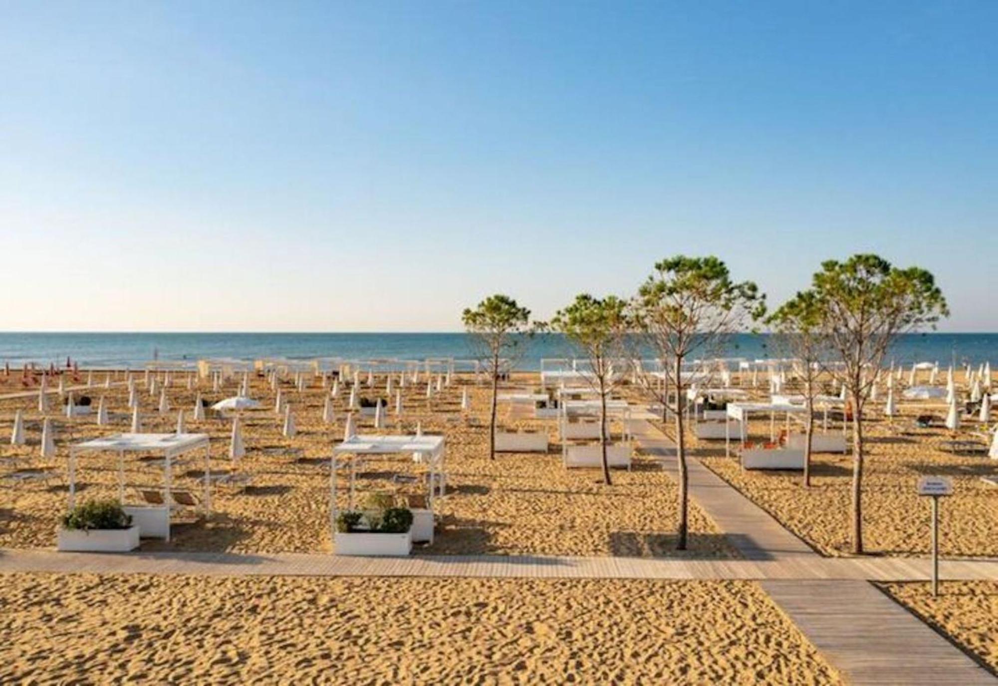 Enjoy Your Holidays From Magnificent Terrace *