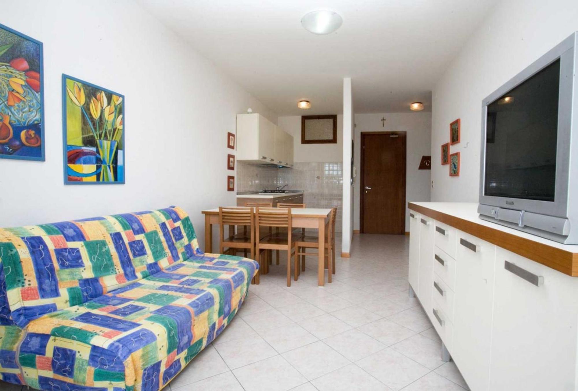 Enjoy Your Holidays From Magnificent Terrace Apartment *